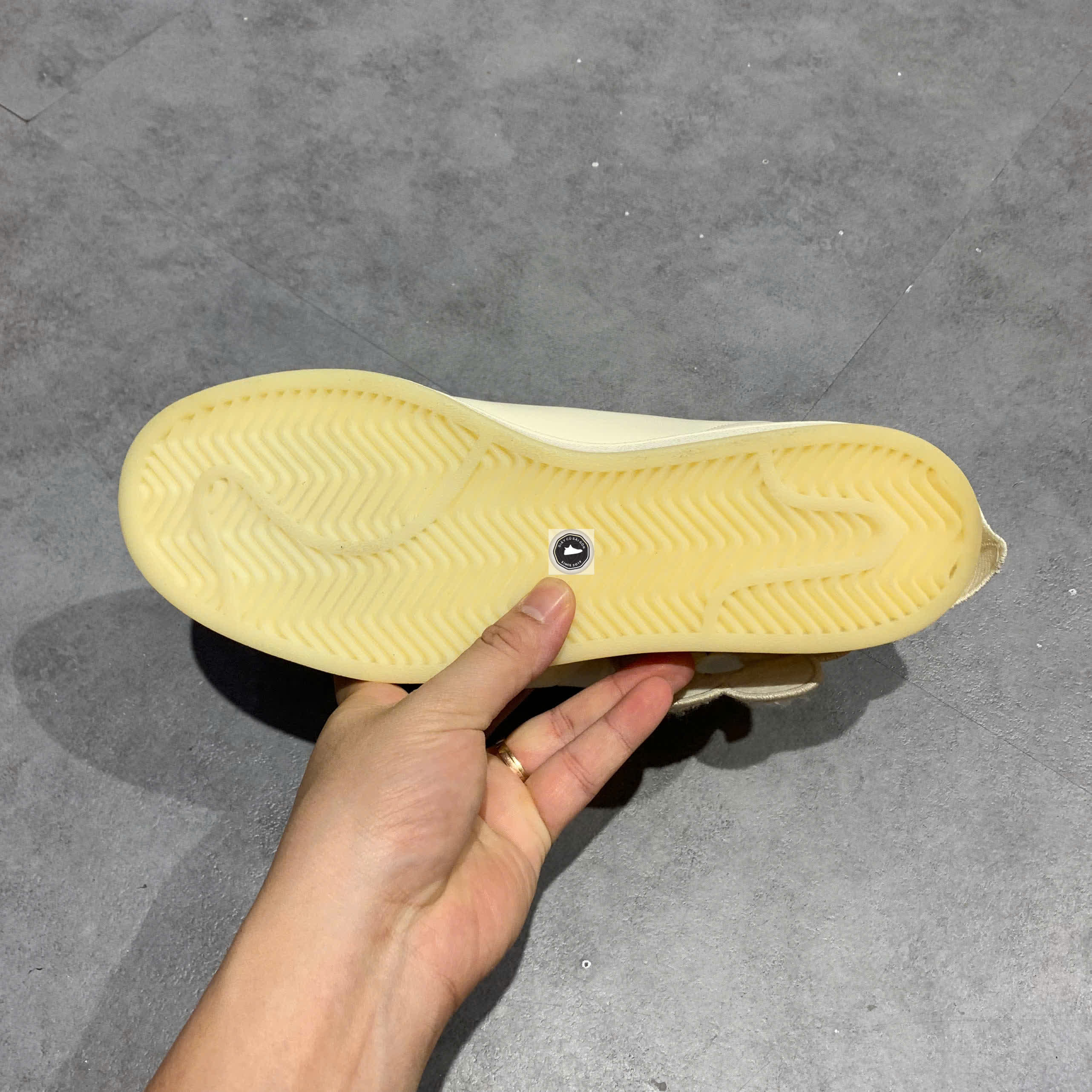 🔥 ADIDAS SUPERSTAR MELTING SADNESS “BEE WITH YOU” GZ2674 – SIZE 40 – PVN24963 – CHÍNH HÃNG