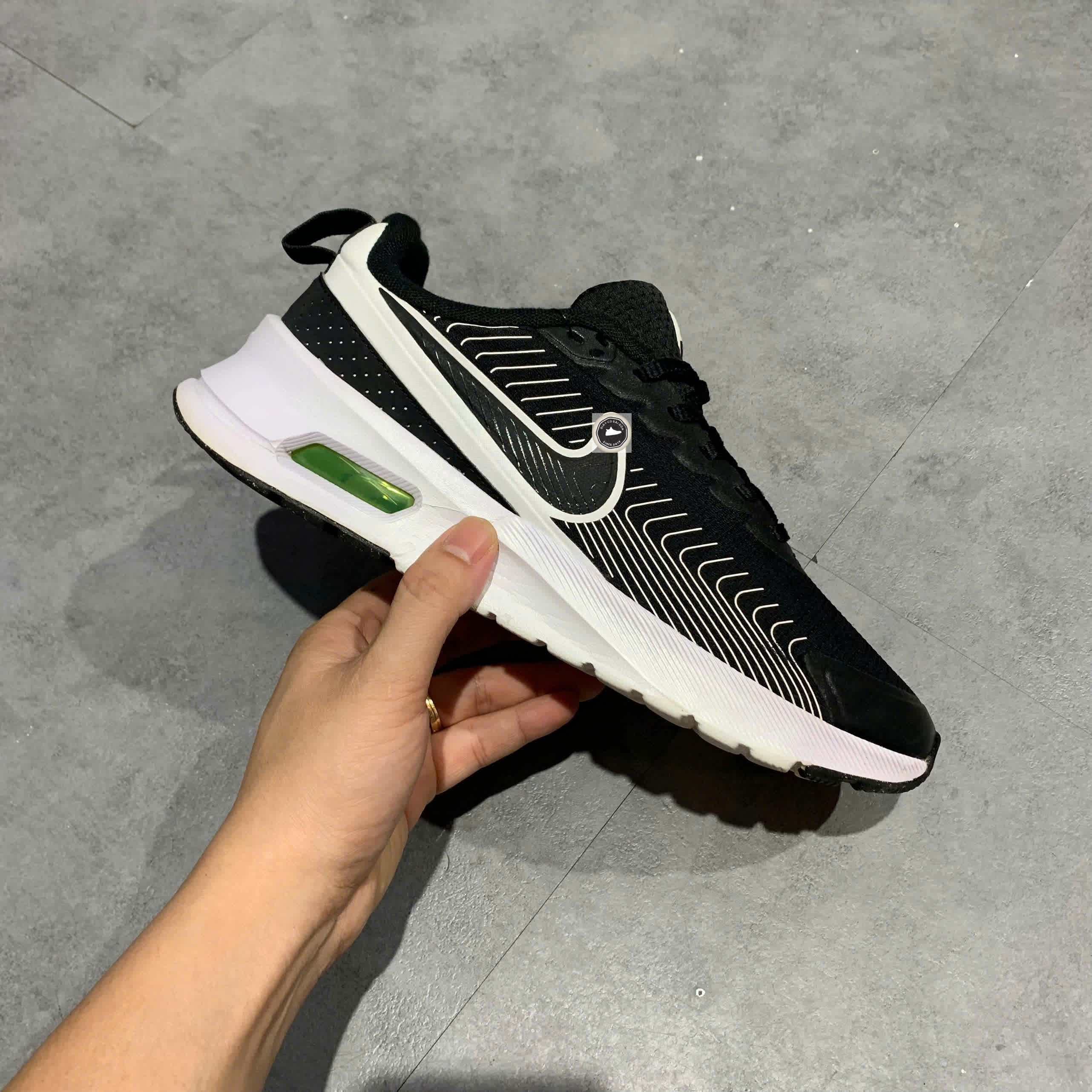 🔥 NIKE AIR MAX NUAXIS ‘BLACK WHITE VOLT’ – SIZE 40.5 – PVN24597 – CHÍNH HÃNG