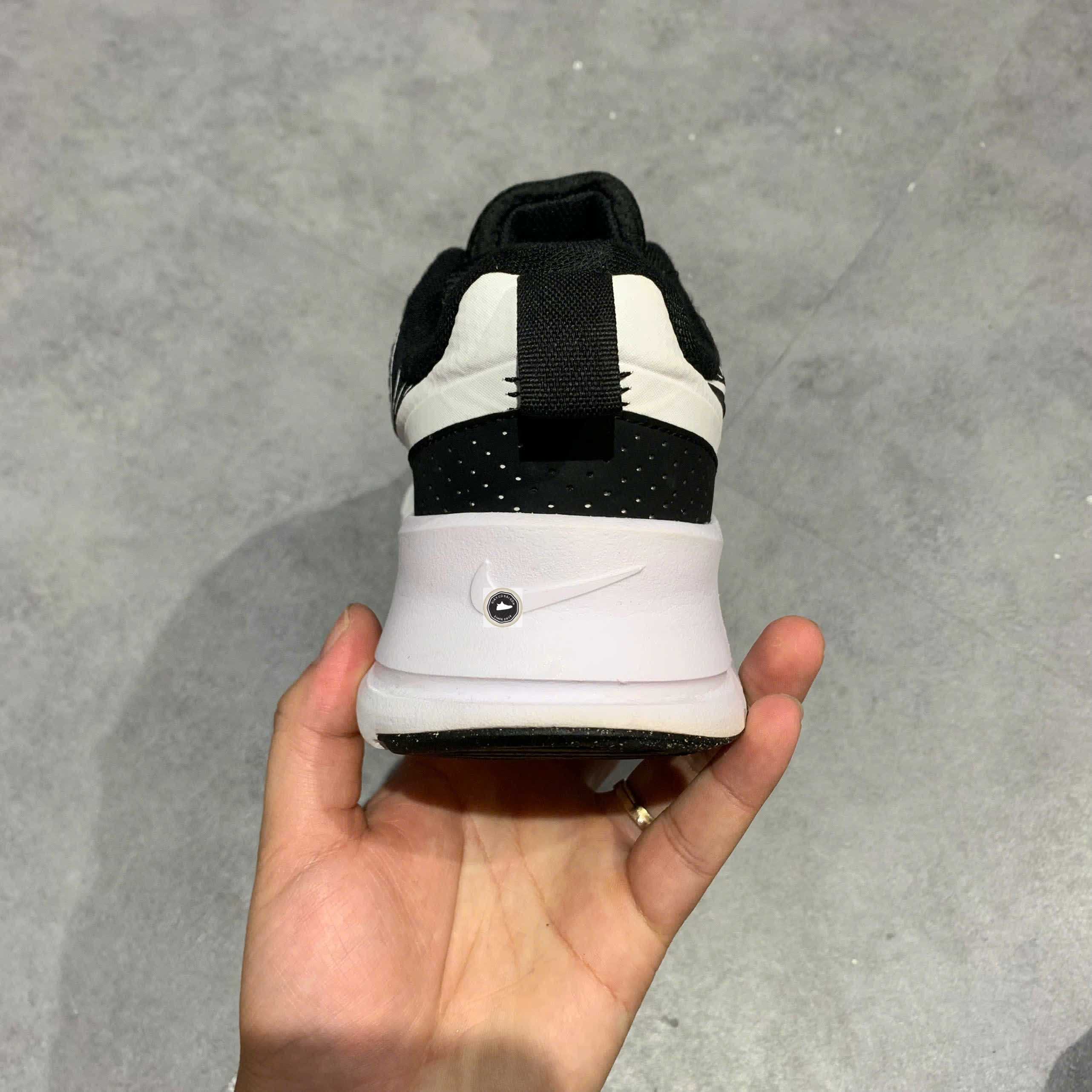 🔥 NIKE AIR MAX NUAXIS ‘BLACK WHITE VOLT’ – SIZE 40.5 – PVN24597 – CHÍNH HÃNG