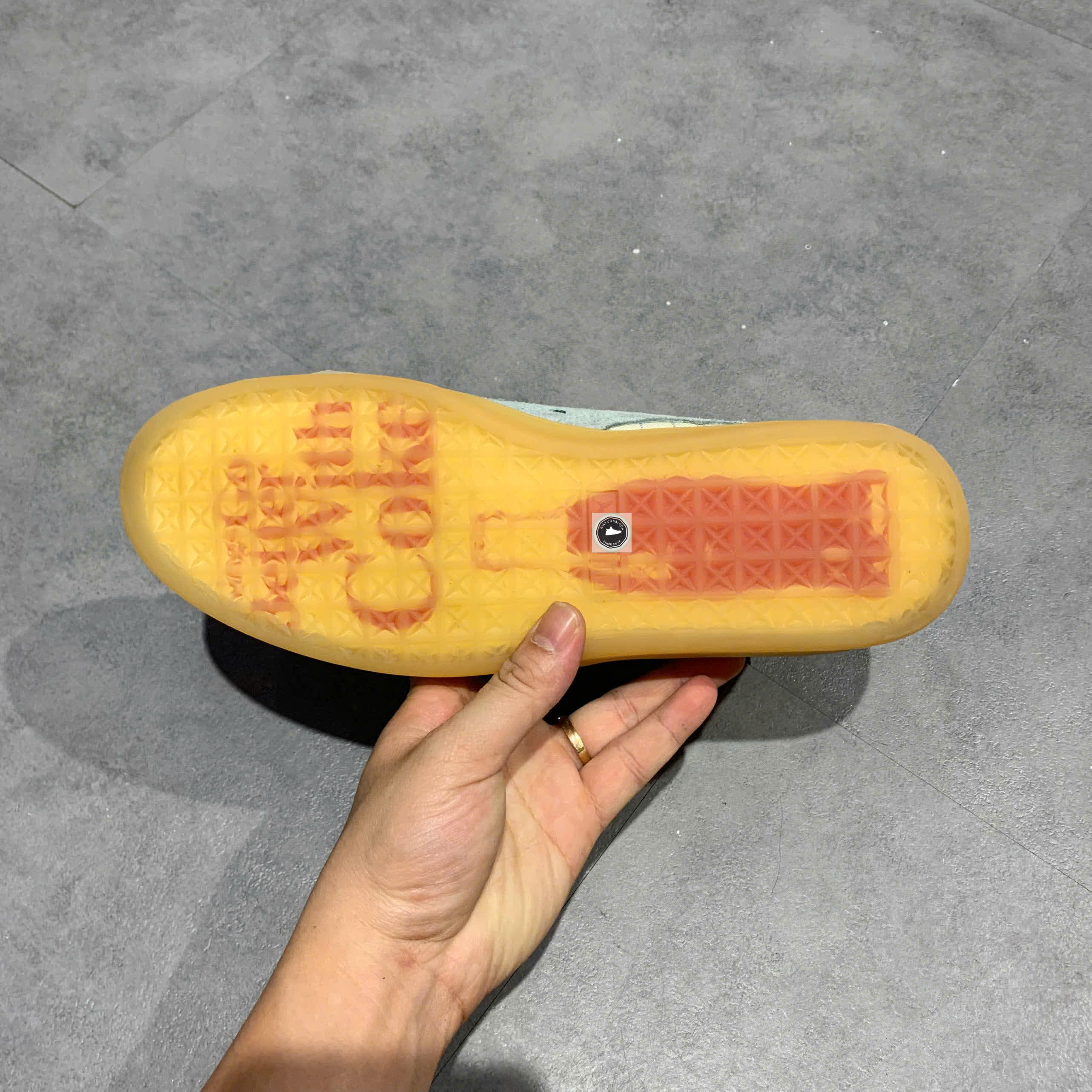 🔥 PUMA SUEDE COCA-COLA ‘IVORY GLOW SLATE’ – SIZE 40 – PVN24770 – CHÍNH HÃNG