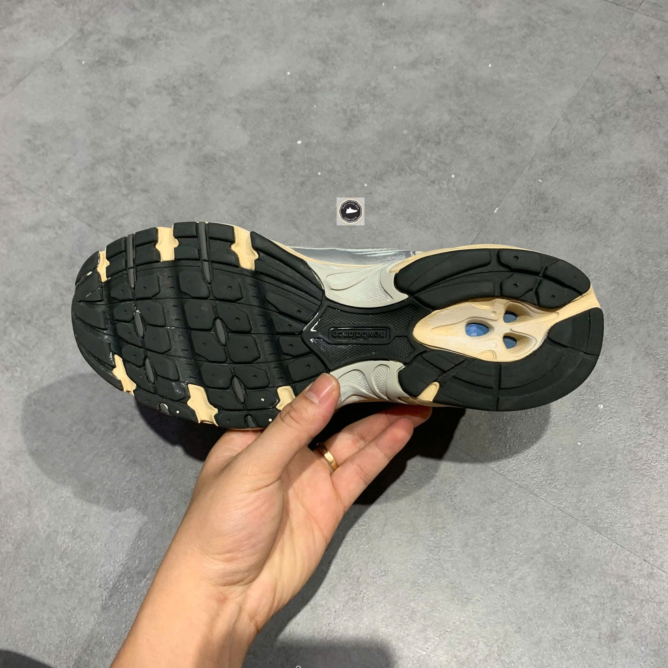 🔥 NEW BALANCE 530 “METALLIC SILVER MOONBEAM” MR530VS – SIZE 40 – PVN25016 – CHÍNH HÃNG