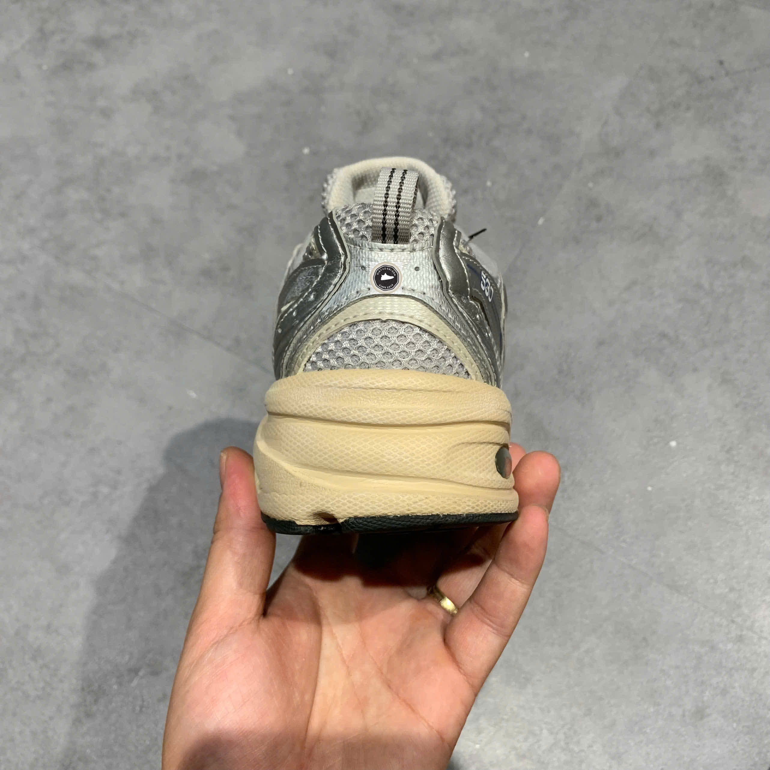 🔥 NEW BALANCE 530 “METALLIC SILVER MOONBEAM” MR530VS – SIZE 40 – PVN25016 – CHÍNH HÃNG