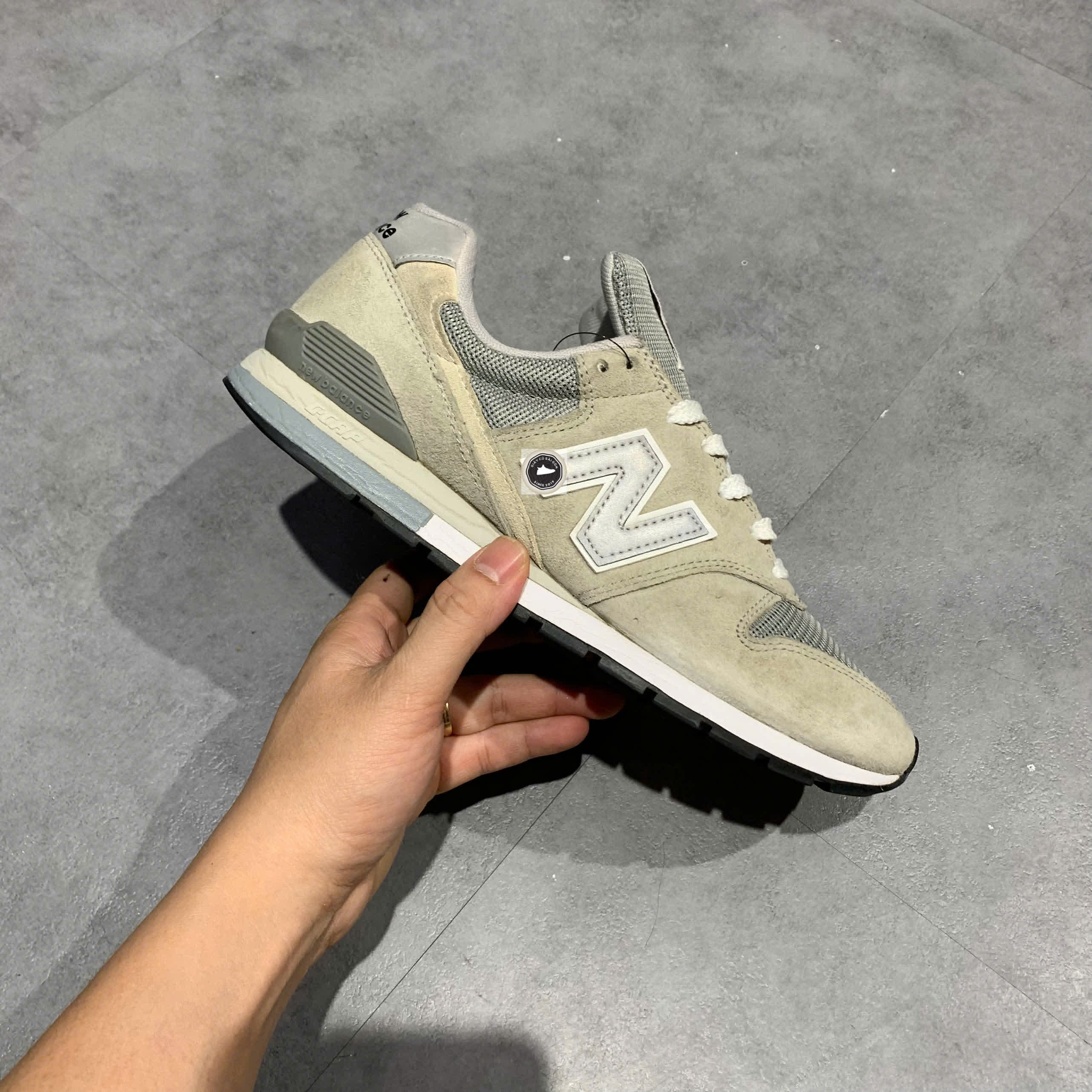🔥 NEW BALANCE 996 “GREY SILVER” CM996BG – SIZE 40.5 – PVN25015 – CHÍNH HÃNG