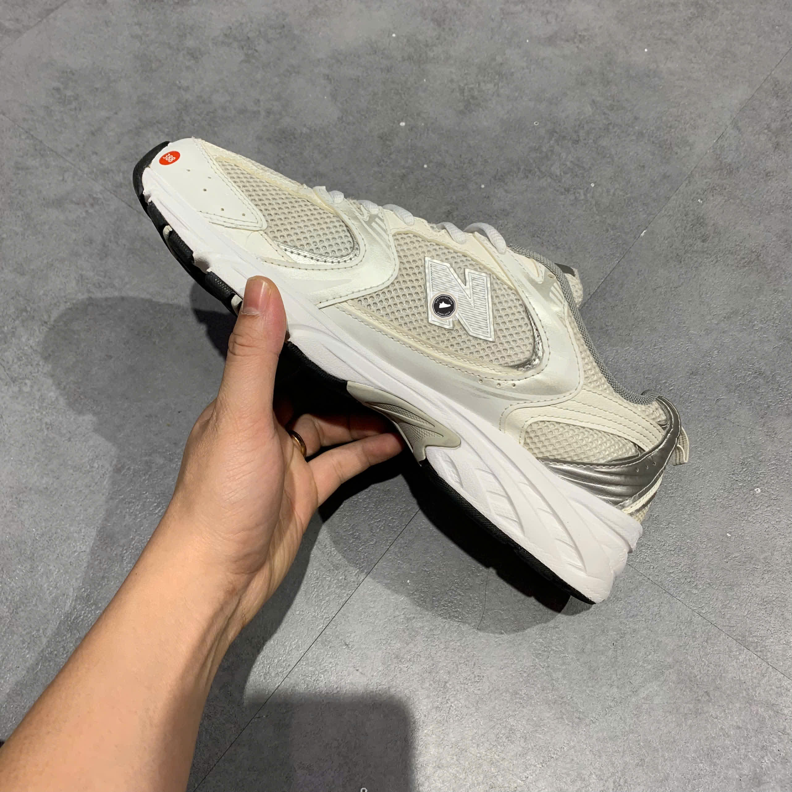 🔥 NEW BALANCE 530 “WHITE PARADISE PINK” MR530MA – SIZE 42.5 – PVN24999 – CHÍNH HÃNG