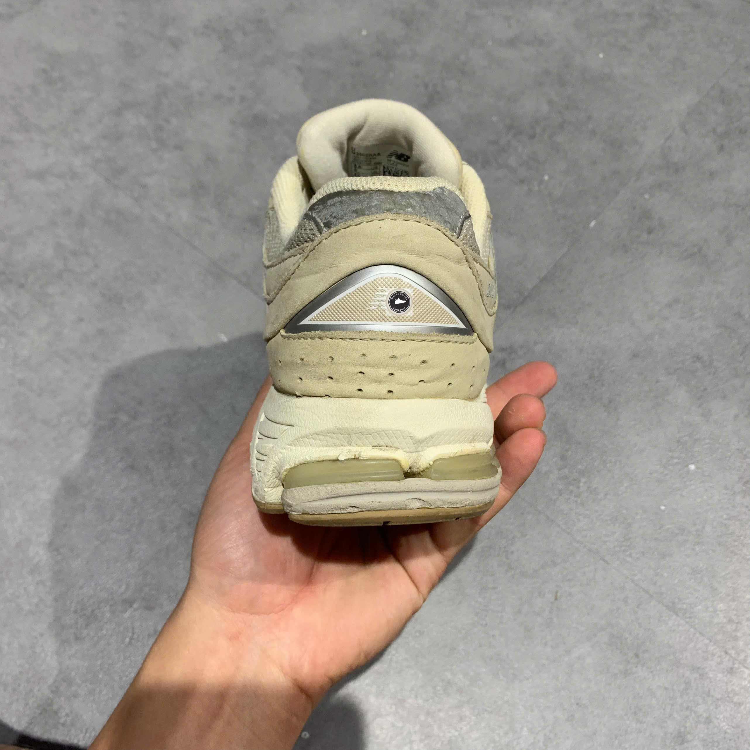 🔥 NEW BALANCE 2002R LINEN FOG – SIZE 42 – PVN24975 – CHÍNH HÃNG