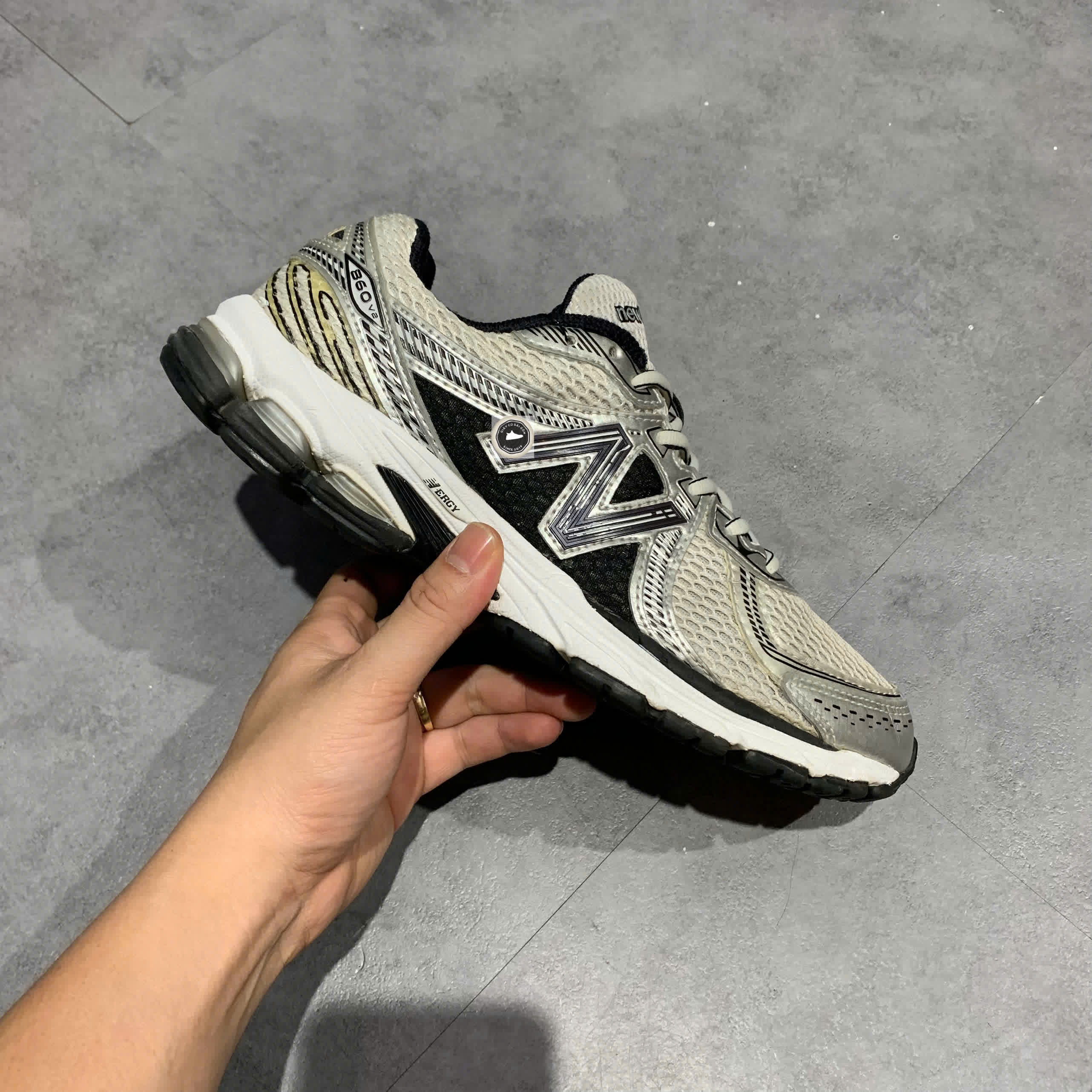 🔥 NEW BALANCE 860 V2 ‘WHITE BLACK SILVER’ – SIZE 42 – PVN25002 – CHÍNH HÃNG
