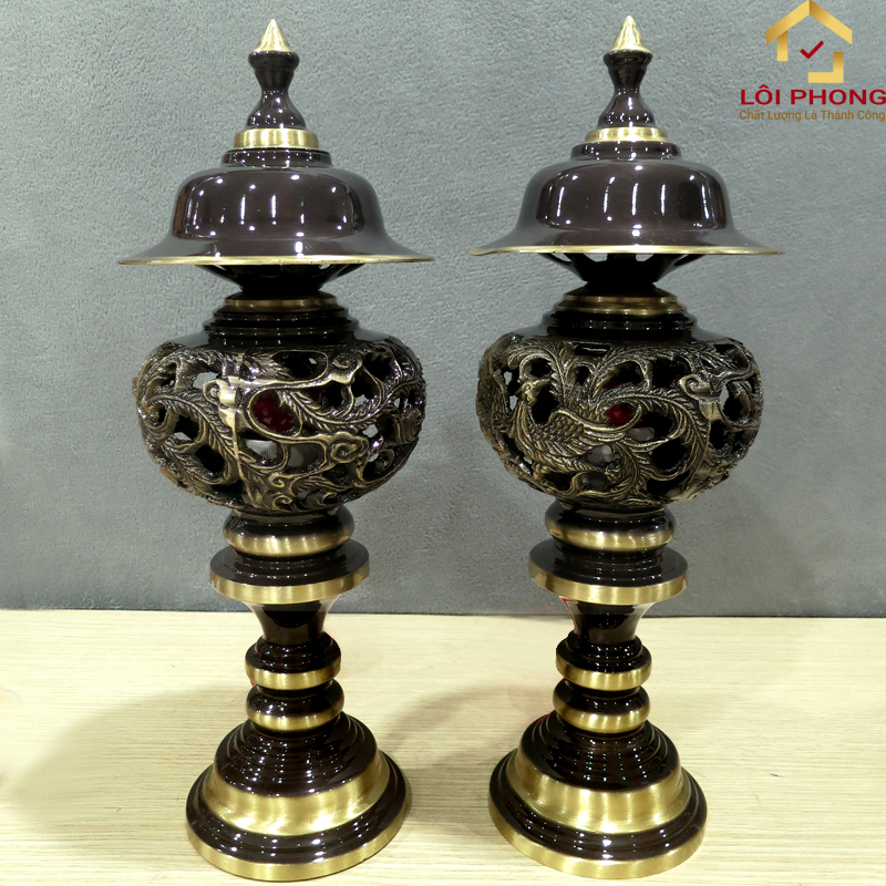 Đèn thờ bằng đồng