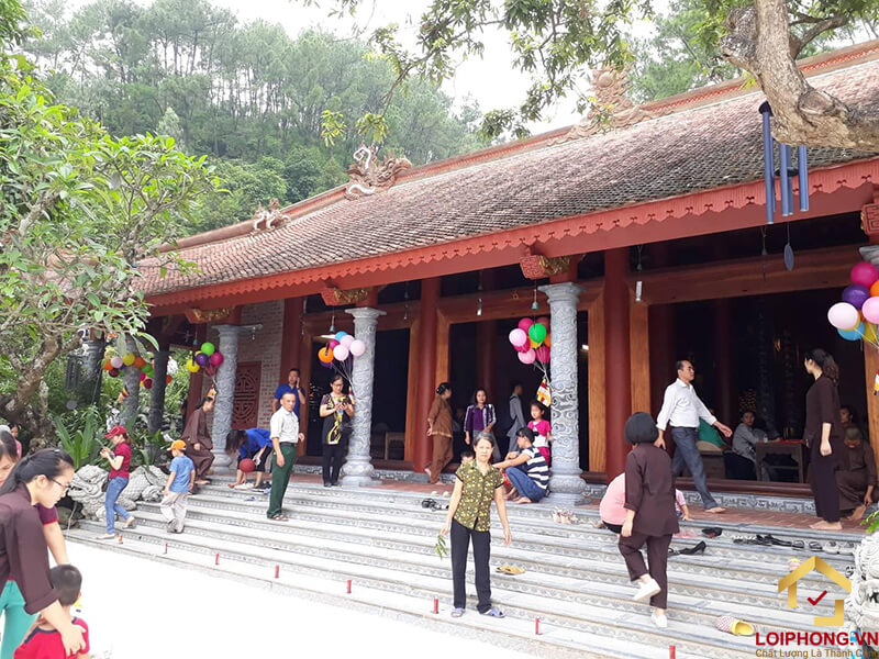 Khu vực Tam Bảo của chùa được xây dựng rộng rãi và được đặt tượng Địa Tạng