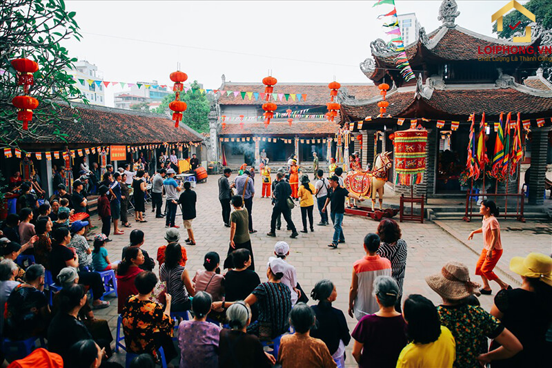 Lễ hội chùa Láng được tổ chức vào ngày mùng 7 tháng 3
