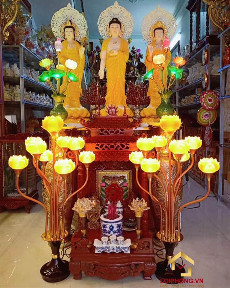 Đèn bàn thờ ông Địa của Lôi Phong đa dạng mẫu mã, màu sắc, chủng loại và giá tiền.