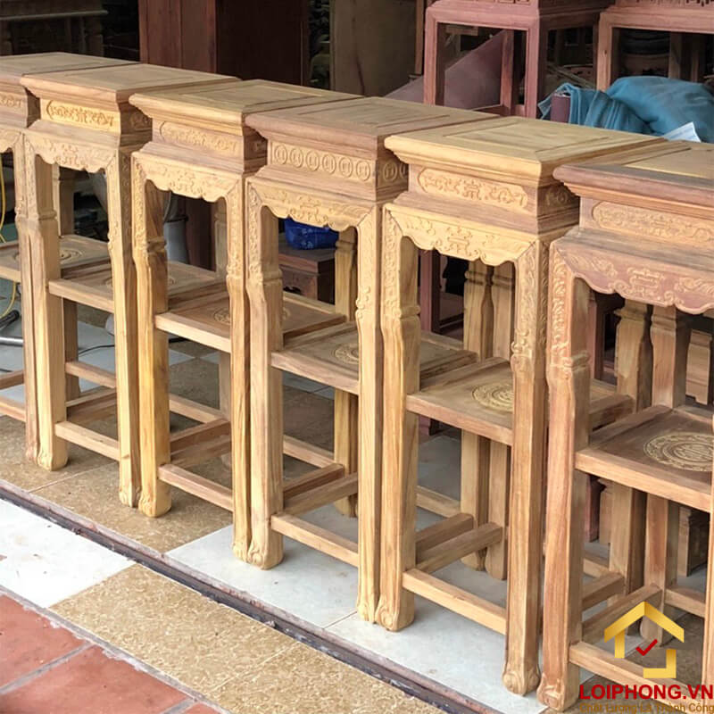 Đôn gỗ có chiều cao 1m được thiết kế chân ghế thẳng theo kiểu truyền thống