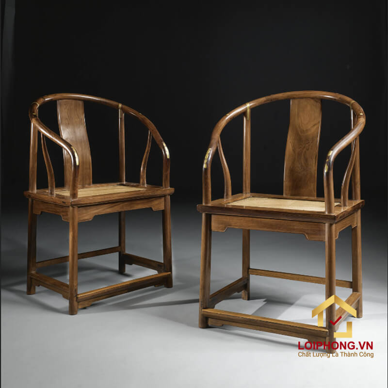 Ghế làm từ gỗ sồi có có khả năng chống ẩm, chống thấm tốt