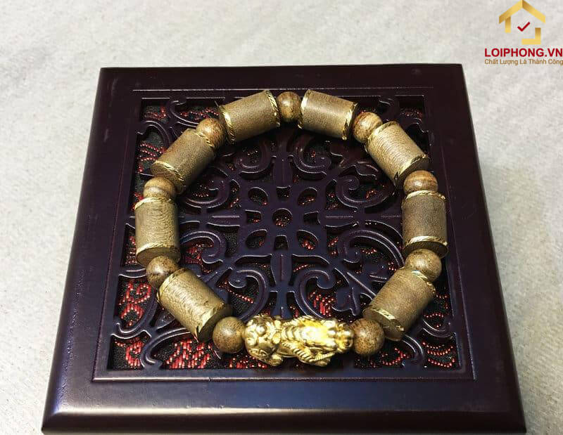 Vòng Trầm Hương Kỳ Nam có giá cao lên tới hàng tỷ đồng được các đại gia tìm mua