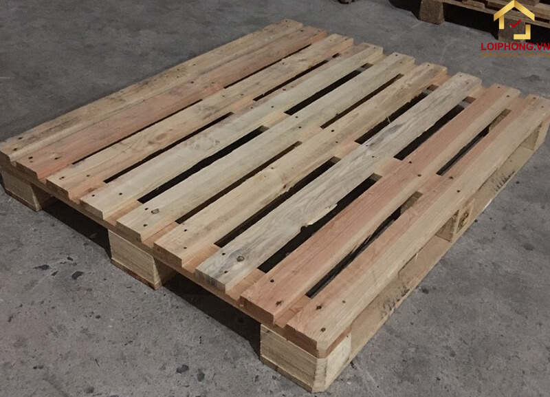 Gỗ Thông Pallet với các tấm gỗ thẳng tắp, dài và mỏng