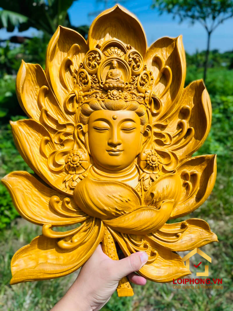Diện Phật Quan Âm treo tường kích thước cao 47 cm x rộng 35.5 cm dày 4 cm gỗ gõ vàng tại Lôi Phong