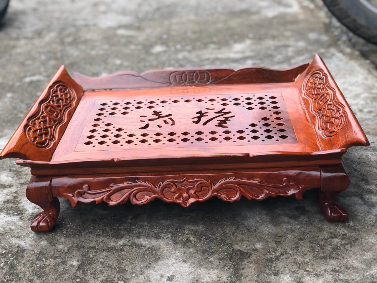 Khay trà gỗ hương chạm tiền 44x30x12 cm