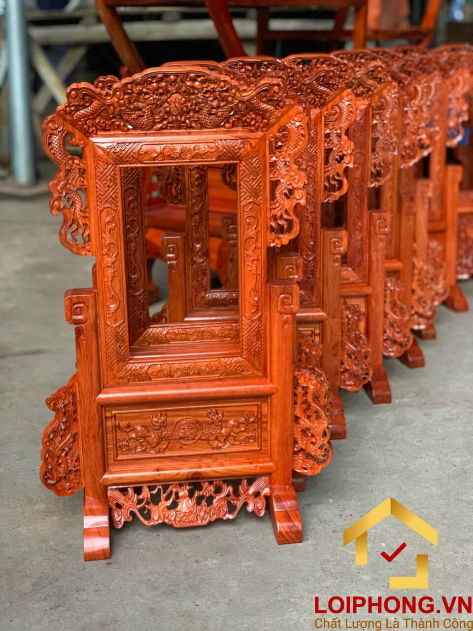 Khung ảnh thờ bằng gỗ đẹp