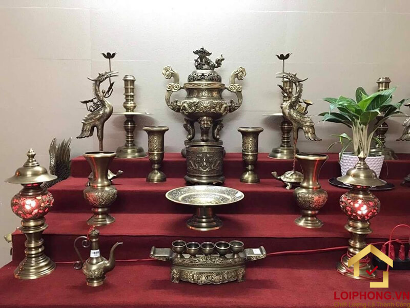 Một số cách bày trí bộ đồ thờ trong phong thủy
