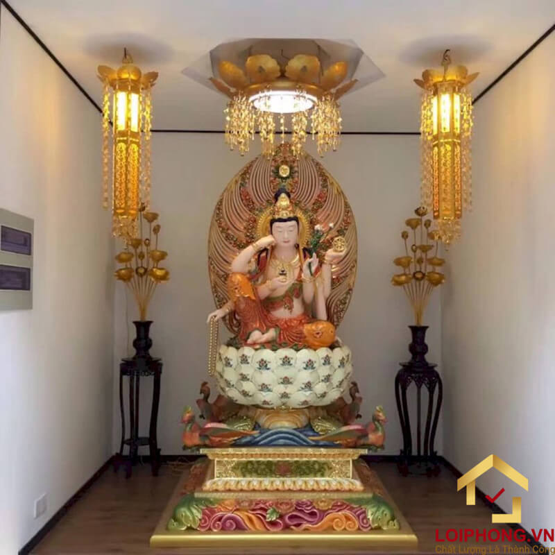 Tràng Phan Bảo Cái xi vàng thường được trang trí ở Tam Bảo của chùa chiền