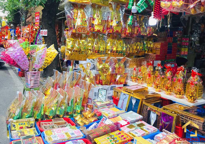 Vàng mã là loại đồ cúng bằng giấy được sử dụng để cúng và hoá cho người đã mất