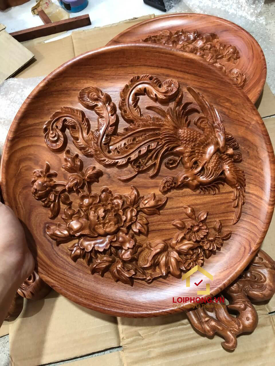 Đĩa gỗ trang trí hồng trĩ bằng gỗ hương đường kính đĩa 30 – 35 - 40 cm dày 4 cm