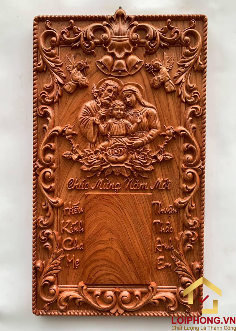Đốc lịch gỗ gia đình thánh gia kích thước dài 70 cm x rộng 40 cm x dày 4 cm