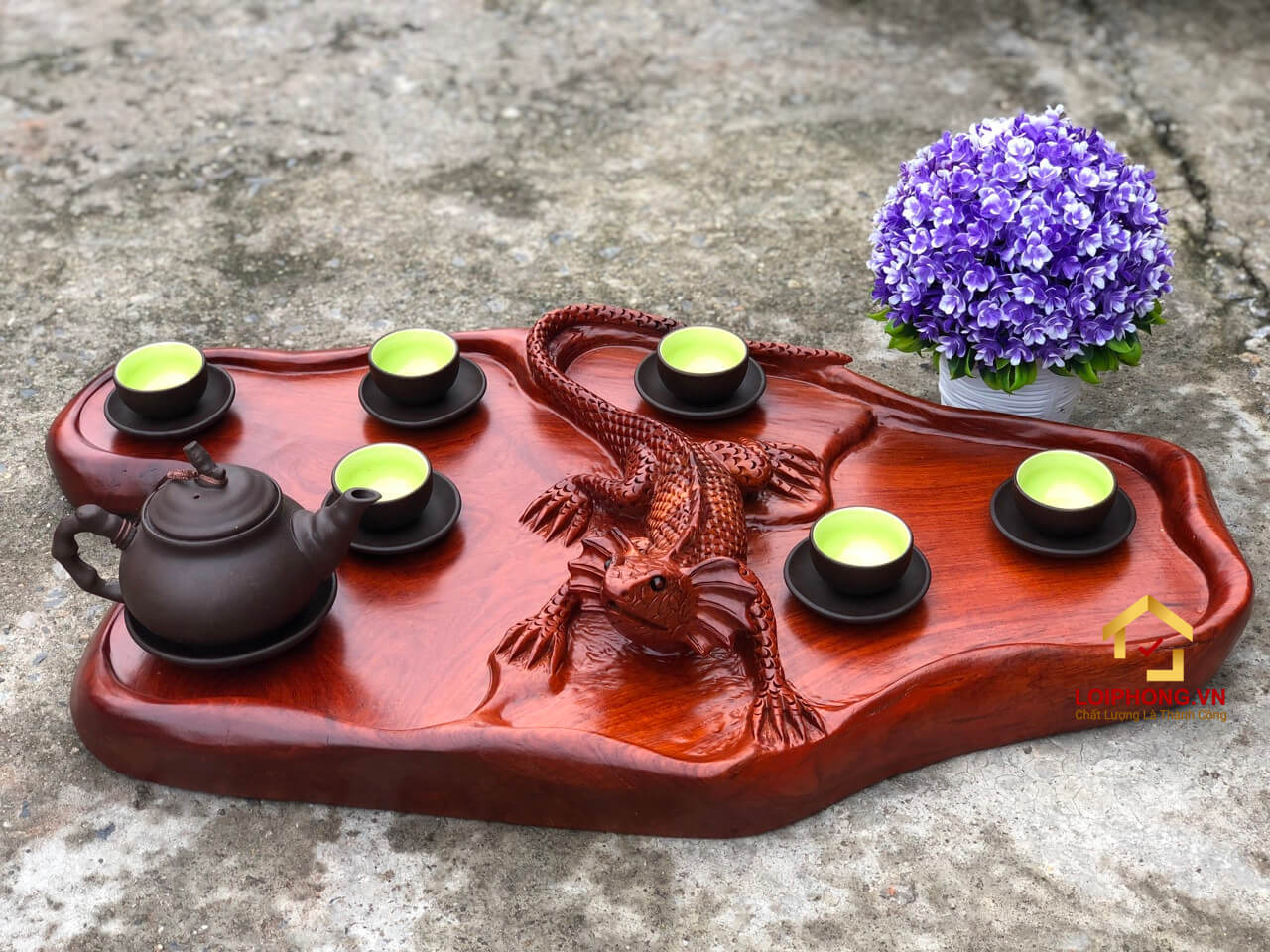 Khay trà đôi kỳ nhông bằng gỗ hương nguyên khối đẹp độc lạ