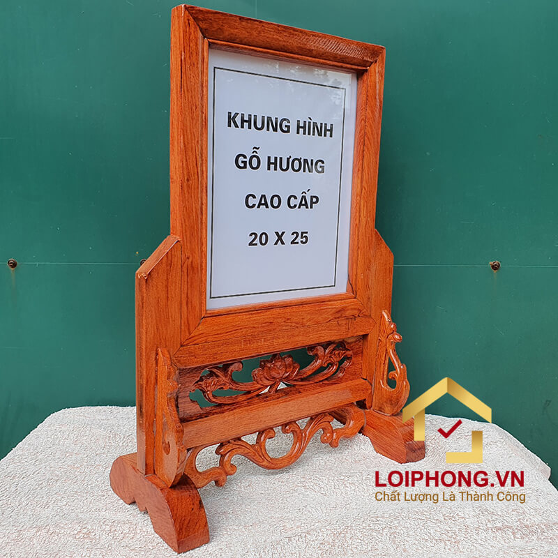 Khung ảnh thờ gỗ hương kiểu dáng đơn giản kích thước ảnh 20x25 cm