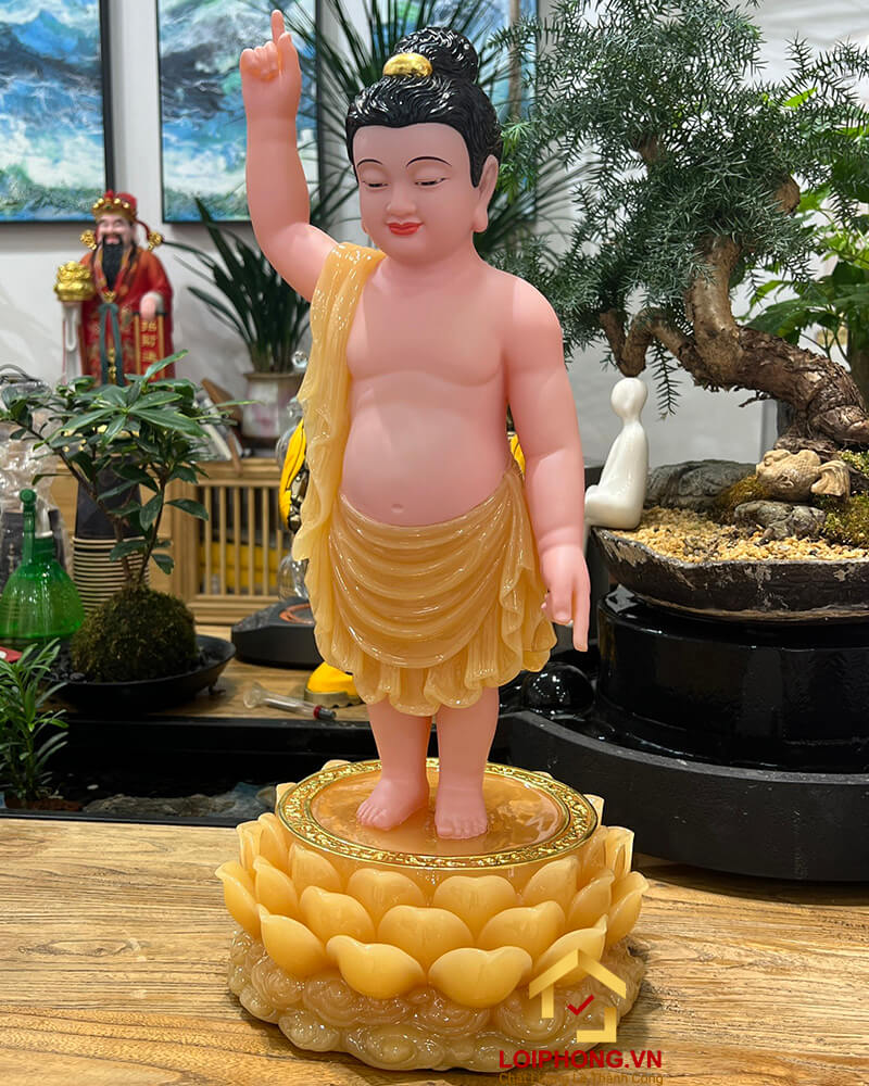 Tượng phật đản sanh màu vàng đứng trên đài sen cao 40 - 48 cm
