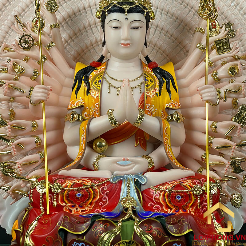 Tượng Thiên Thủ Thiên Nhãn Ngồi Đế Mây Bằng Bột Đá Vẽ Gấm Cao 40cm, 48cm