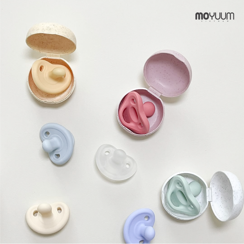 Khám phá 4 lợi ích vượt trội của Ty ngậm silicone Moyuum dành cho bé yêu mà mẹ không nên bỏ lỡ!