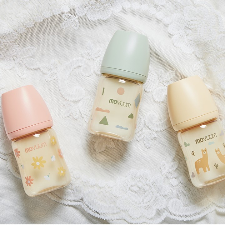 Moyuum có mấy loại bình sữa? Chọn loại bình sữa nào tốt cho trẻ sơ sinh?