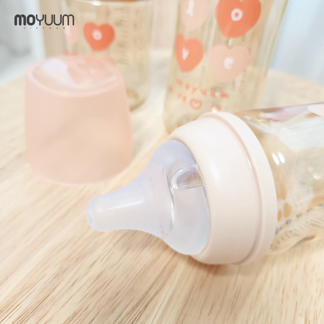 Mách mẹ tín hiệu nhận biết con cần thay núm bình mới