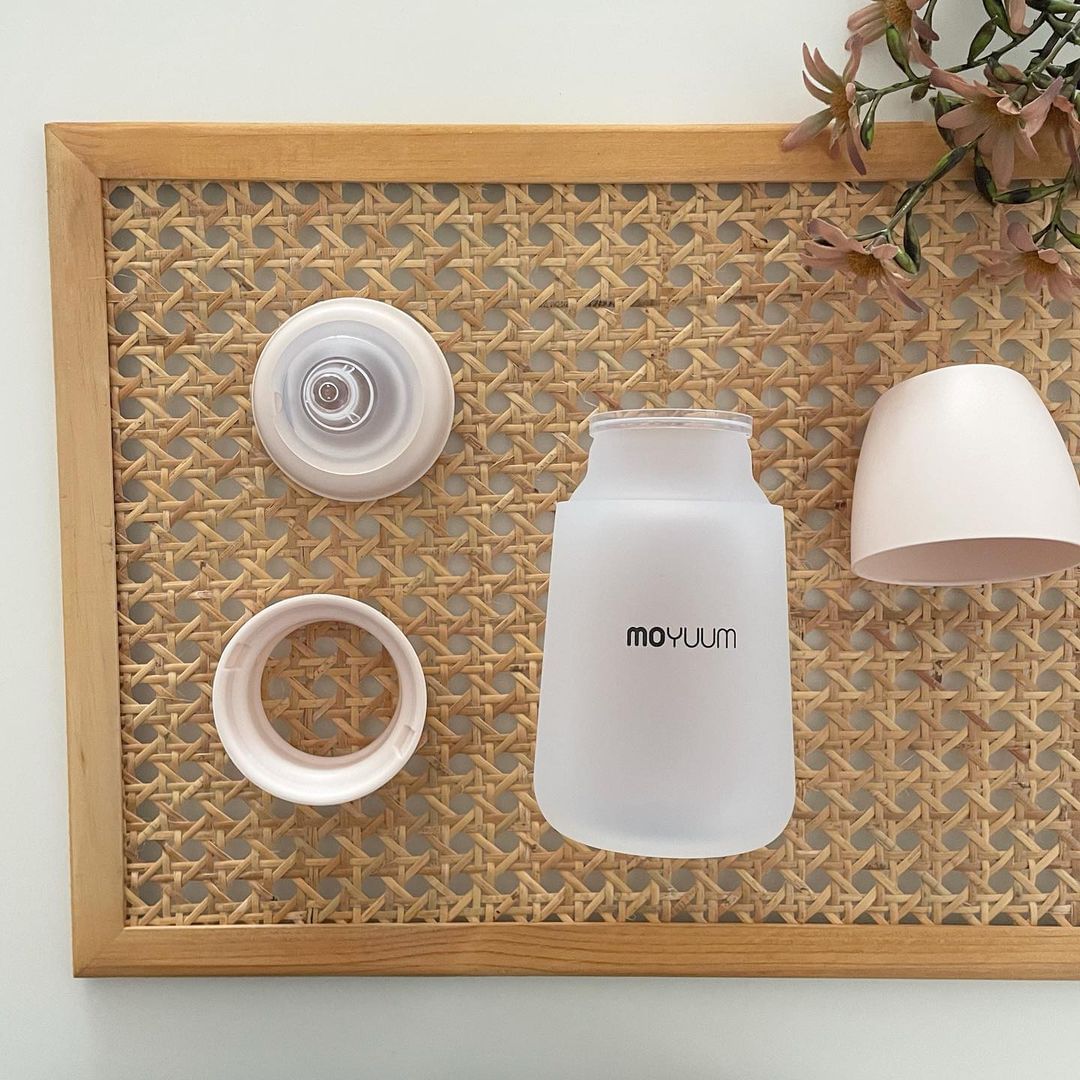 Những thắc mắc thường gặp về chất liệu silicone. Review chi tiết bình sữa Moyuum silicone