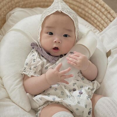 Mách mẹ cách chọn size bình sữa Moyuum phù hợp cho bé