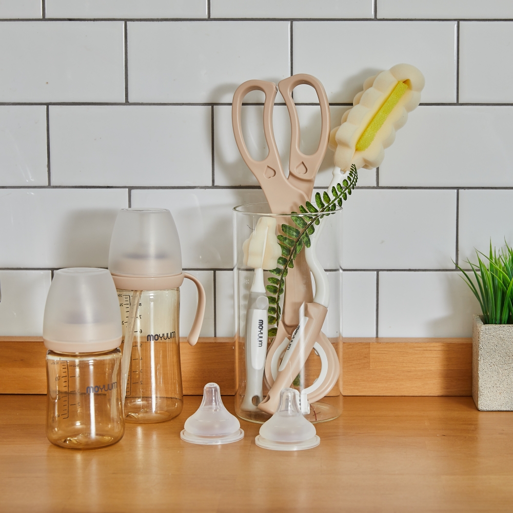 Hướng dẫn vệ sinh và bảo quản bình sữa đúng cách cho mẹ tập đầu