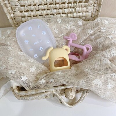 Cách vệ sinh gặm nướu Moyuum đúng chuẩn