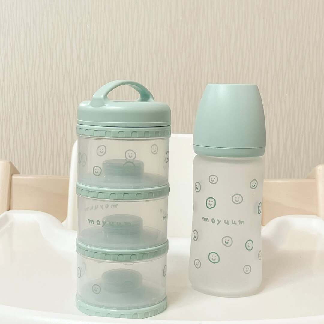 Review hộp chia sữa Moyuum đa năng tiện lợi khi bé ra ngoài