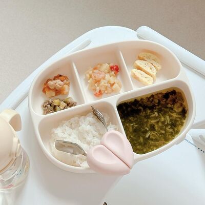 Khay ăn dặm có đáng để đầu tư không? Liệu khay ăn dặm Moyuum có thể sử dụng lâu dài cho bé?