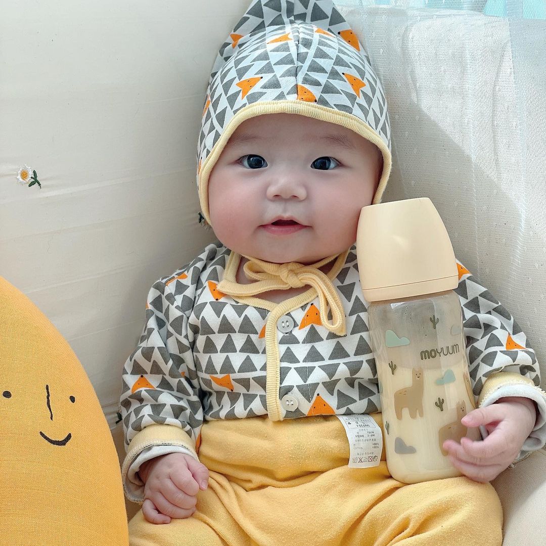 Mẹ cần chuẩn bị bao nhiêu bình sữa Moyuum cho bé sơ sinh? Tất tật kinh nghiệm chọn bình Moyuum chuẩn cho bé