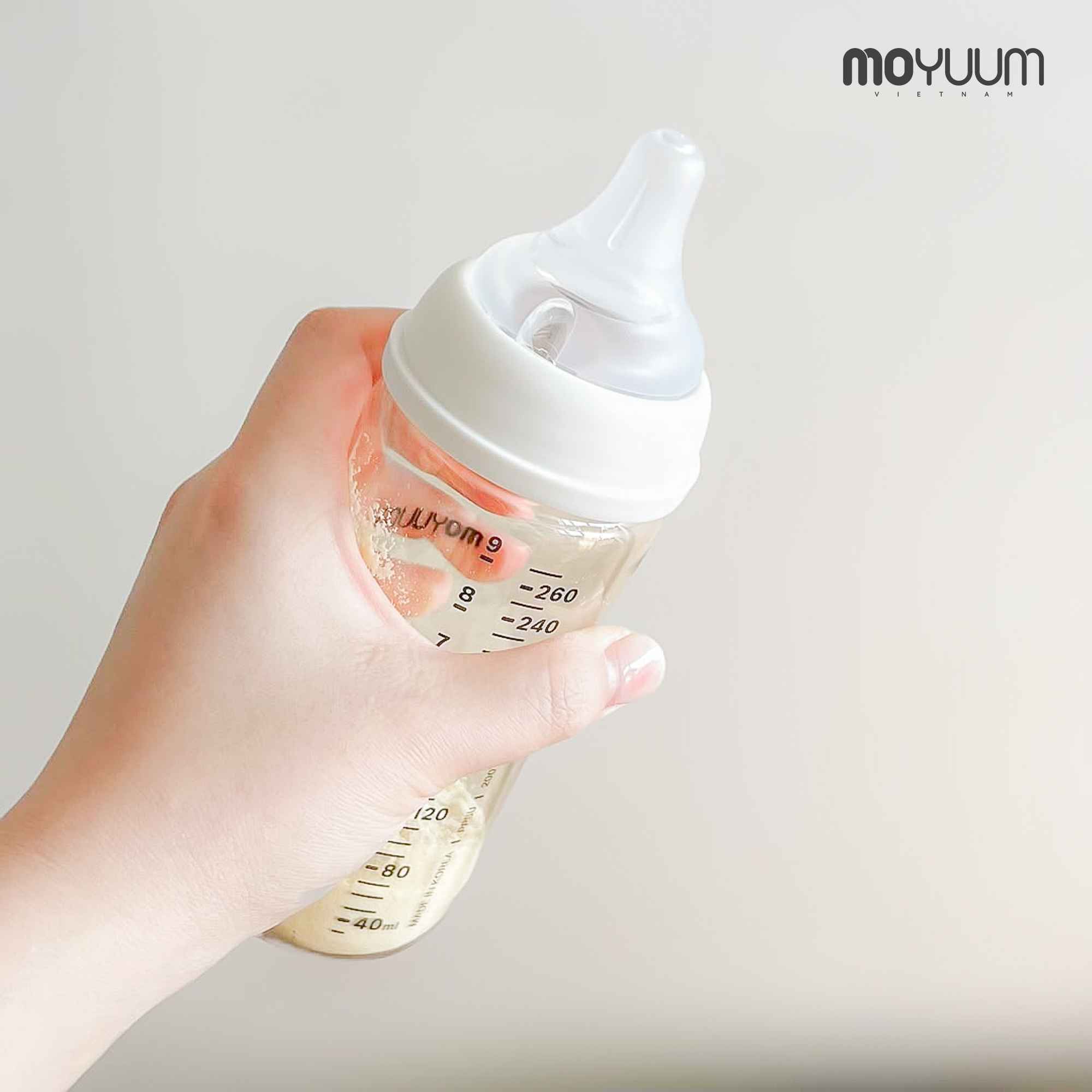 Khi nào mẹ cần thay size núm bình Moyuum thế hệ 3 cho bé?