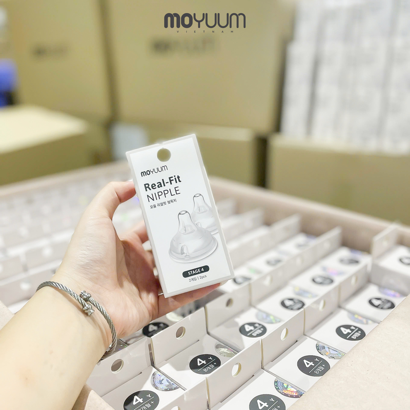 Tìm hiểu chi tiết núm bình và thiết kế chống sặc của bình sữa Moyuum