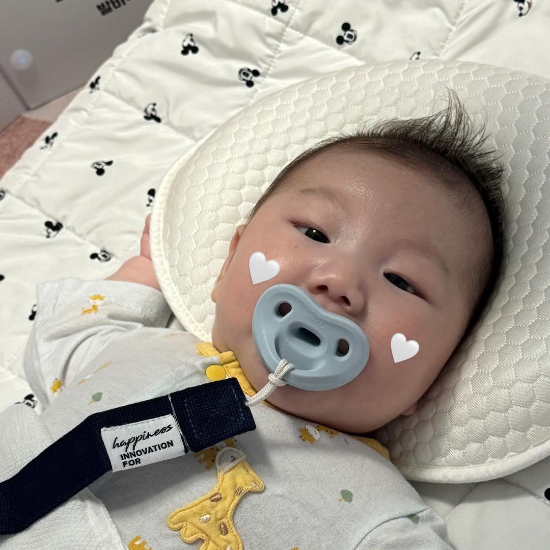 Hướng dẫn chọn mua ti giả phù hợp cho bé