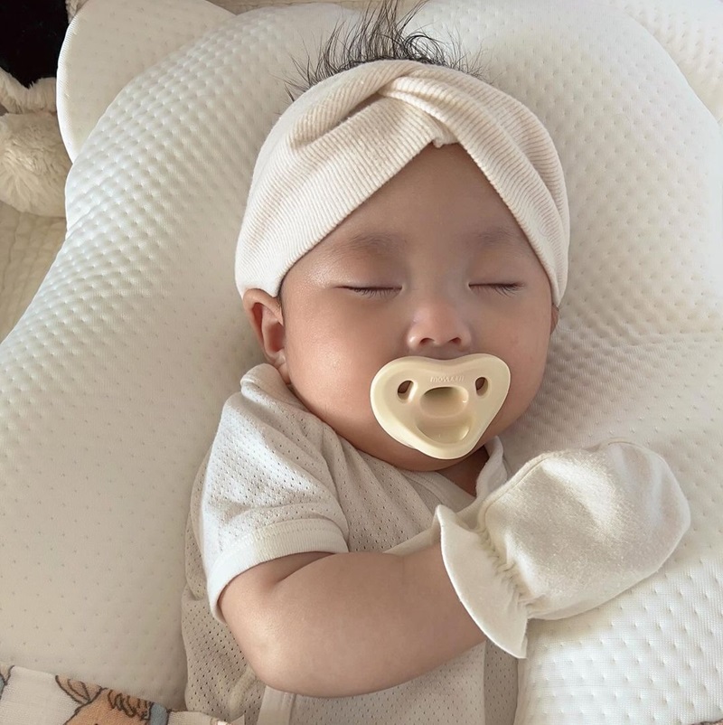 Con ti mẹ hoàn toàn có thể sử dụng ti giả không?