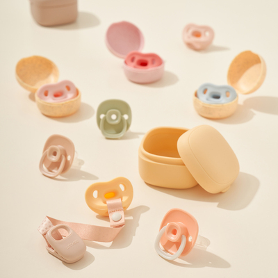 Ty ngậm silicone và ty ngậm 100% silicon Moyuum có gì khác nhau? Review chi tiết 2 loại ty ngậm Moyuum