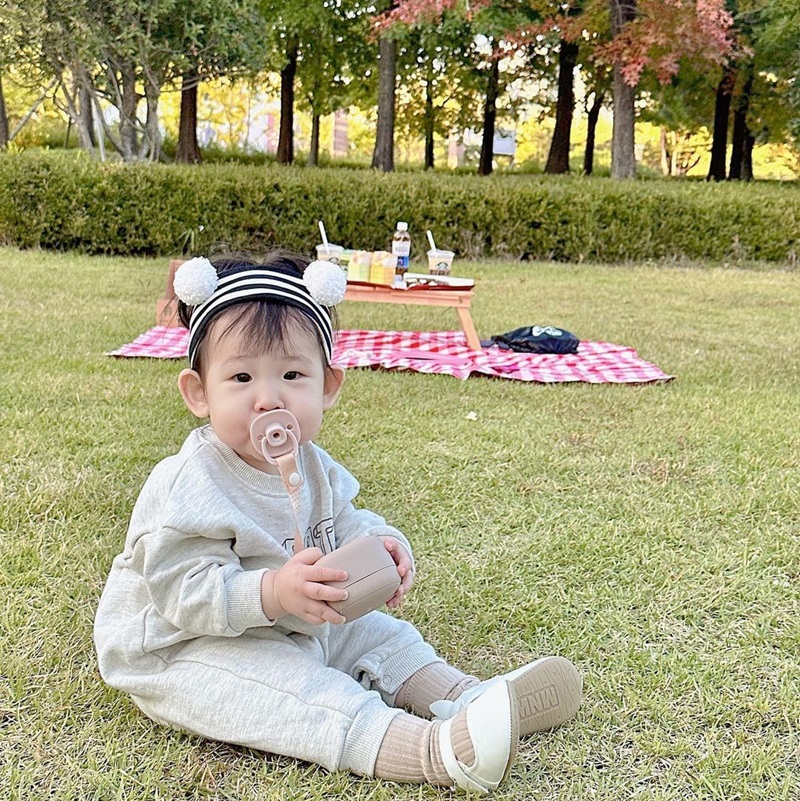 Review chi tiết ty giả Moyuum silicone