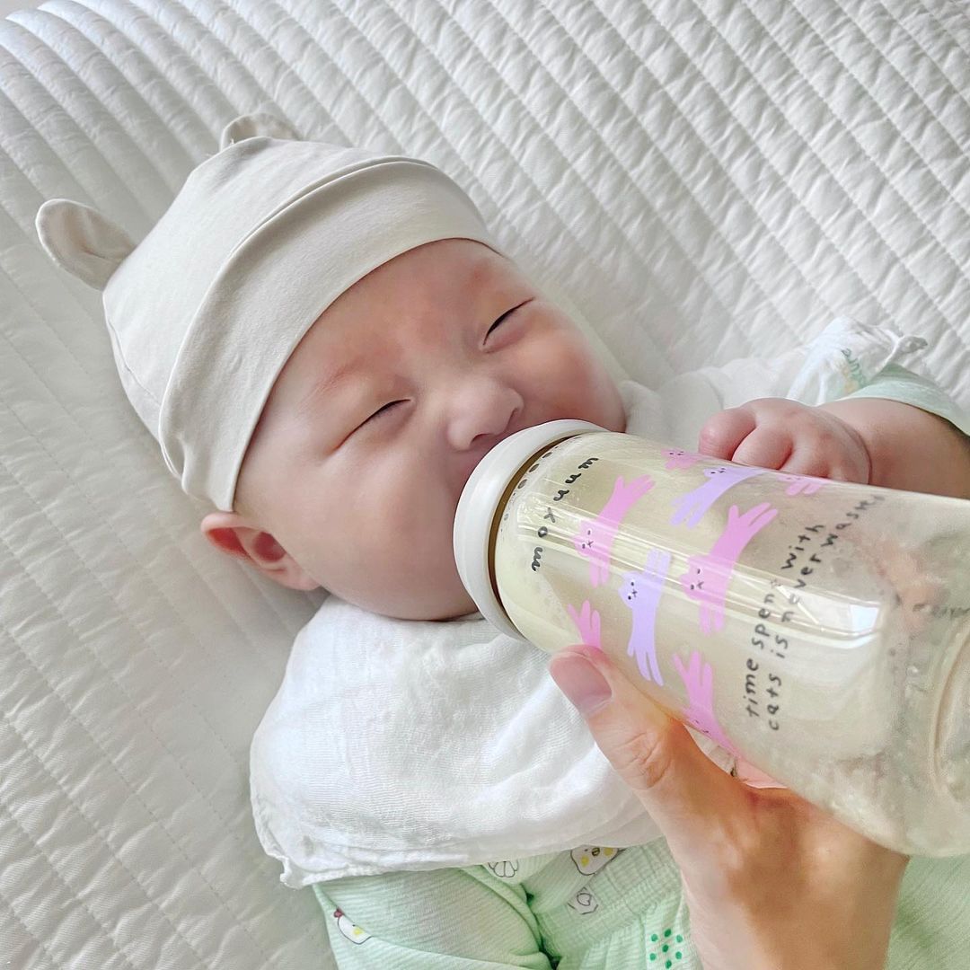 Bình sữa Moyuum không chứa vi nhựa, được nhiều phụ huynh tin dùng