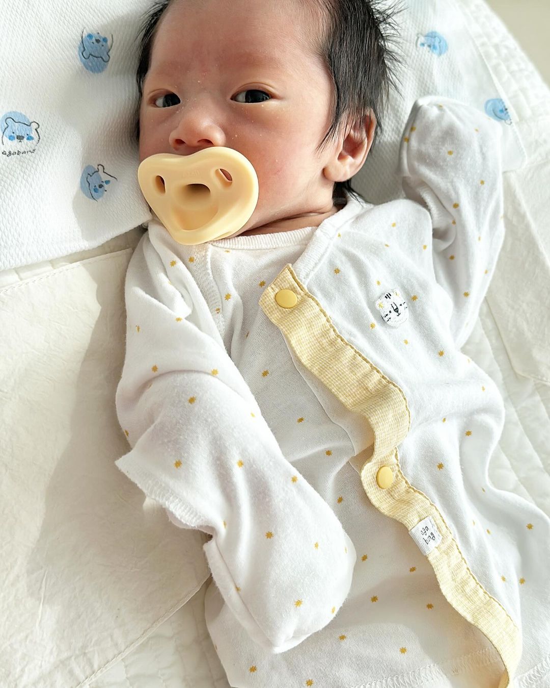 Ty ngậm Moyuum có thể sử dụng cho bé từ bao nhiêu tháng tuổi?