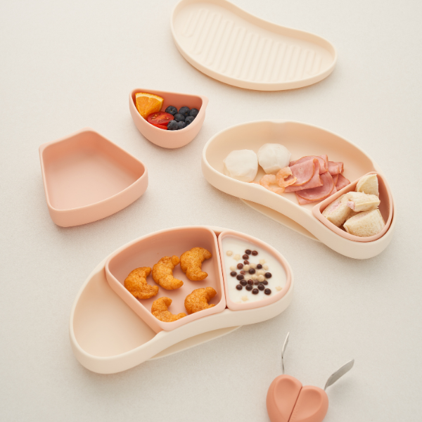 Khay ăn dặm silicone Moyuum - 3 ngăn - Đỏ/Vàng/Xanh