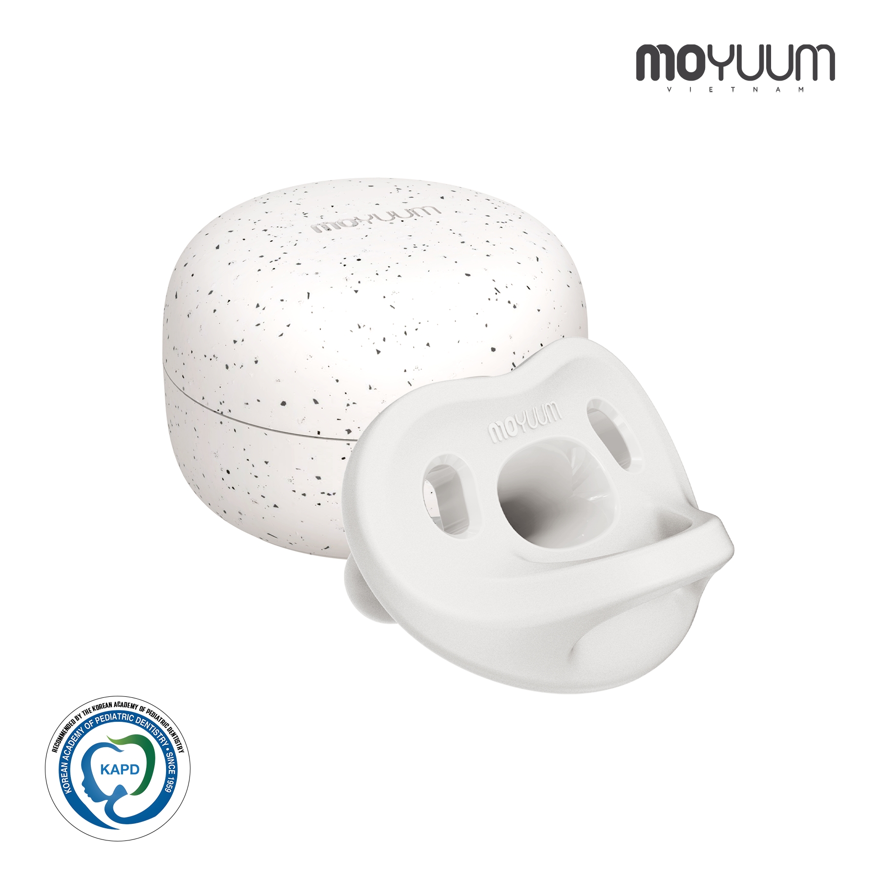 Ty ngậm 100% silicone Moyuum - 6m+ - Màu trắng